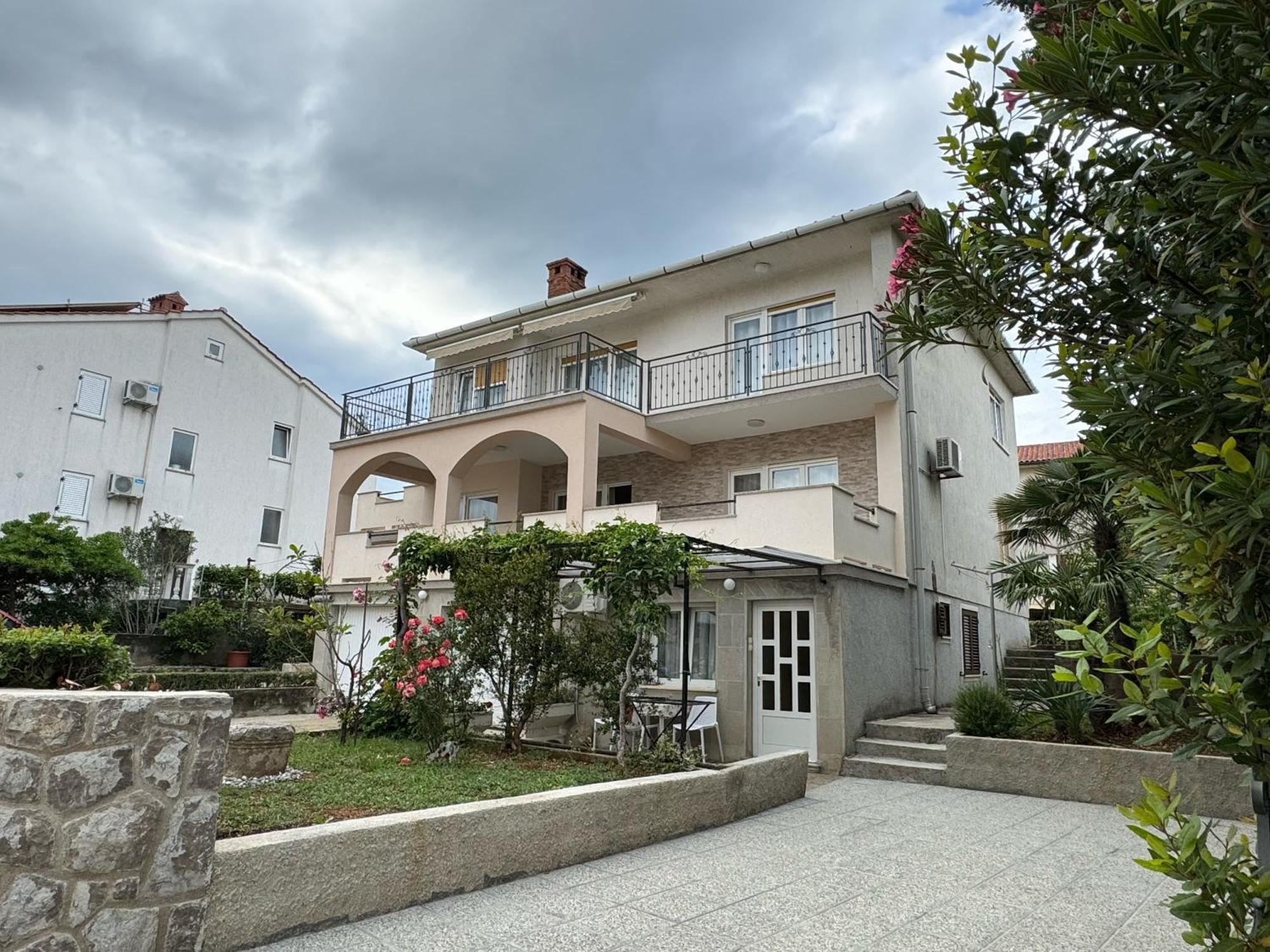 Apartment Dida Krk Town Exterior foto